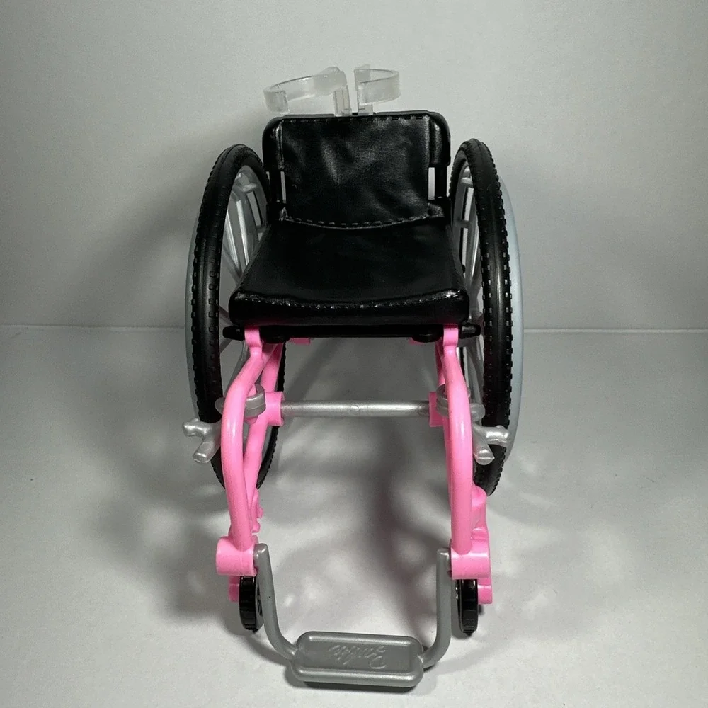 Mattel Barbie Fashionistas doll wheelchair